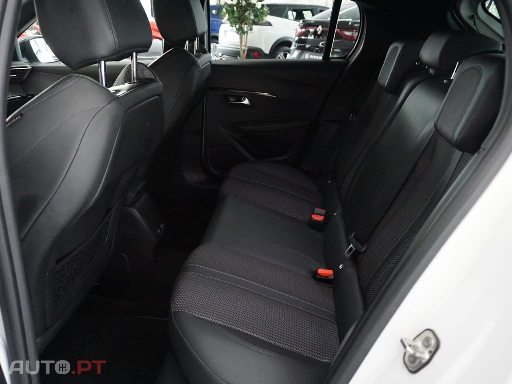 Peugeot 208 1.2 PureTech GT Line EAT8