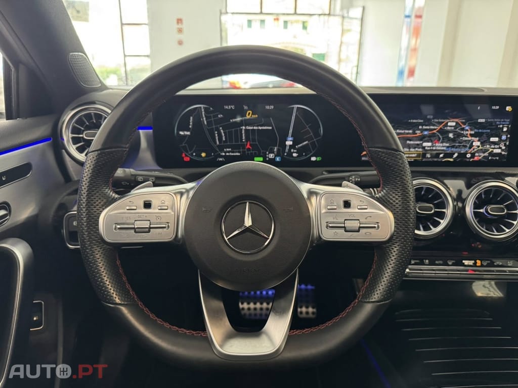 Mercedes-Benz A 250 e AMG Line