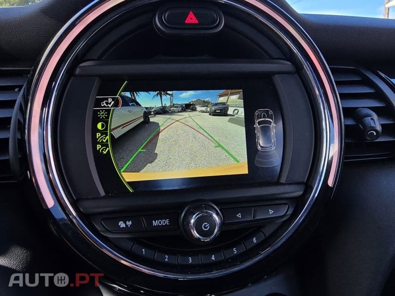 MINI Cooper Cooper D Auto