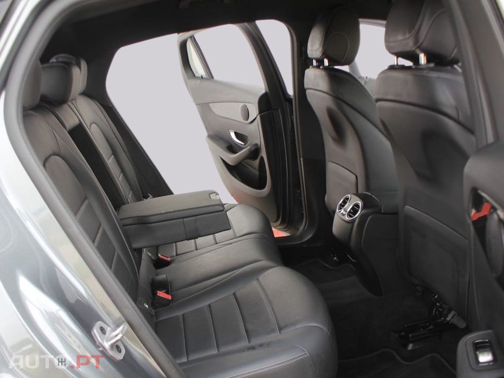 Mercedes-Benz GLC 300 I.V.A DEDUTÍVEL de 4Matic