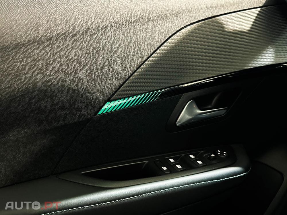 Peugeot E-208 50 kWh Allure Pack