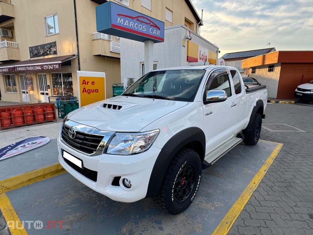 Toyota Hilux 2.5 D-4D 4WD CD AC — fotografia 3