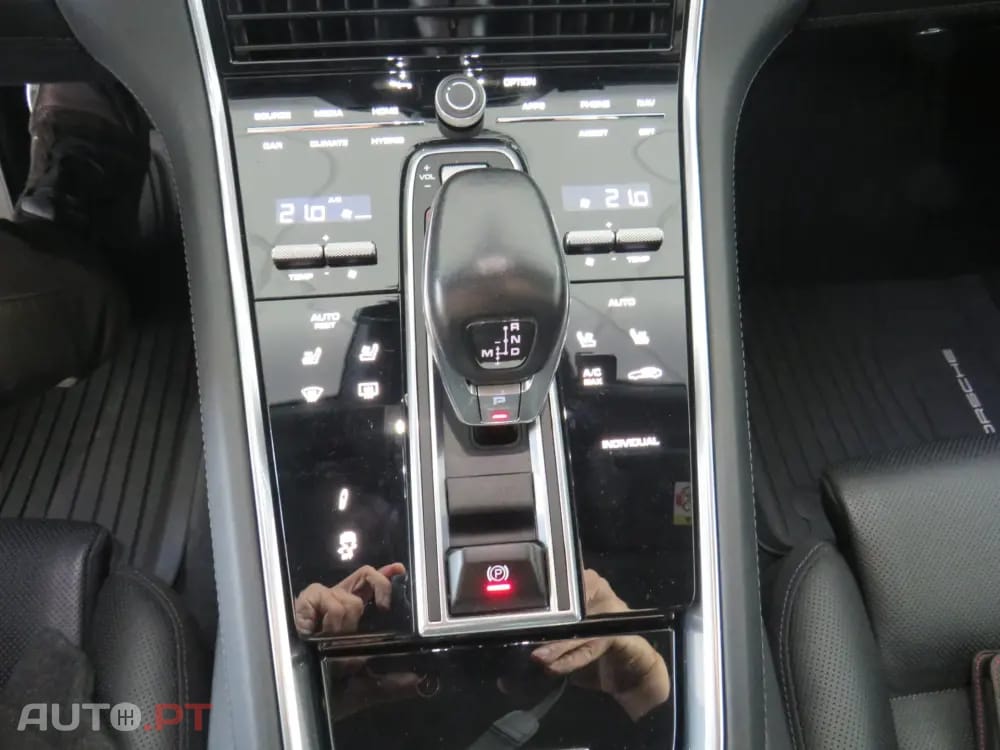 Porsche Panamera 4 E-Hybrid