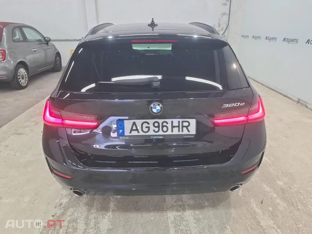 BMW 320 e Touring Corporate Edition Auto