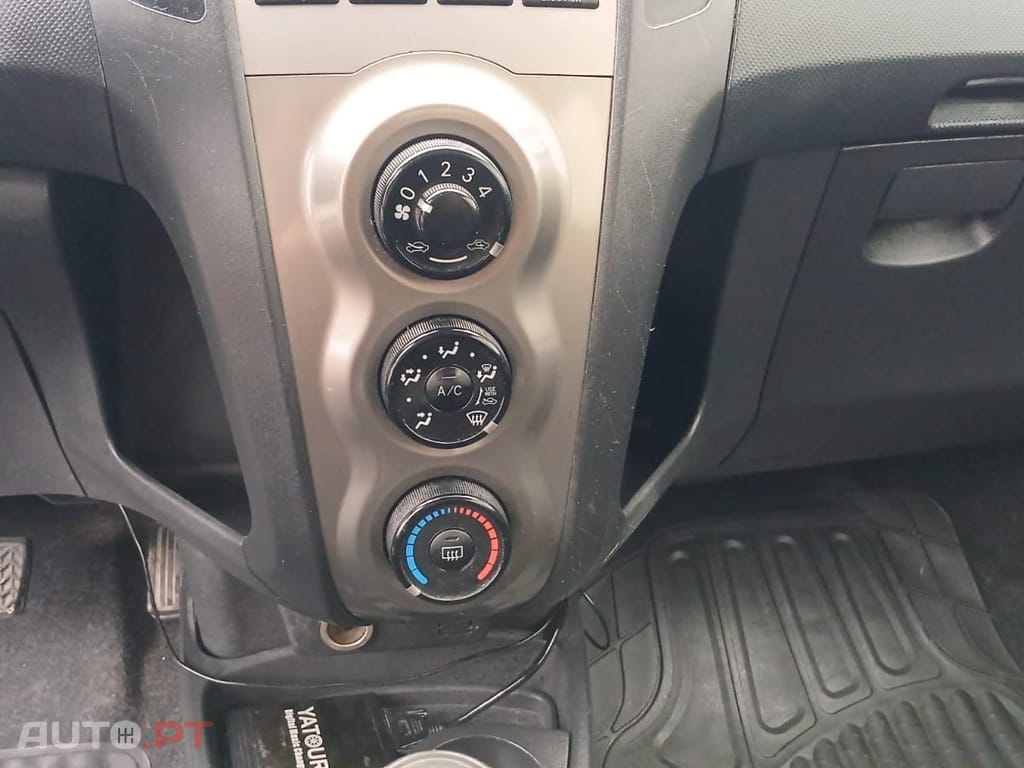 Toyota Yaris 1.0 VVT-i AC