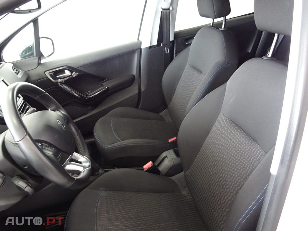 Peugeot 208 1.5 BlueHDi Signature