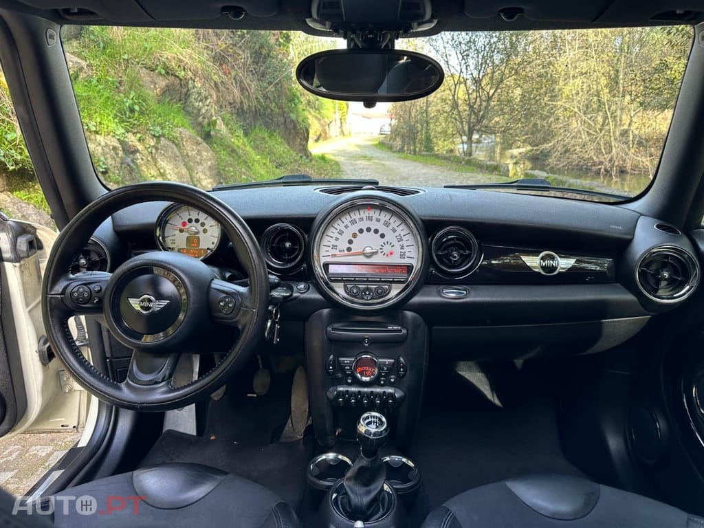 MINI Cooper Cooper D