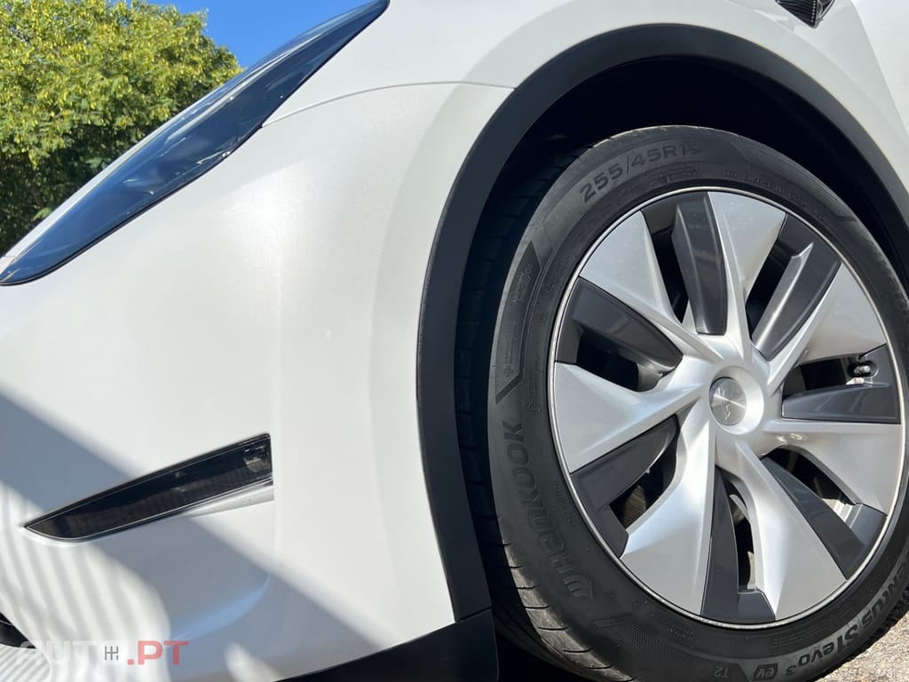 Tesla Model Y Long Range Tração Integral — fotografia 16