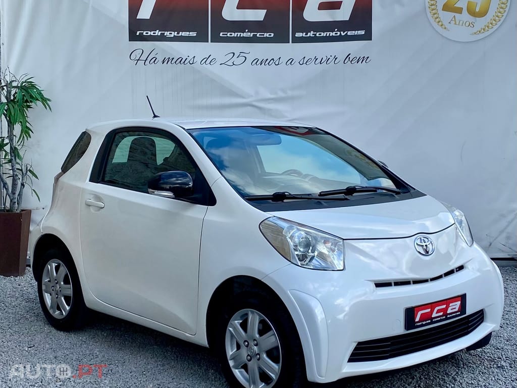 Toyota iQ 1.4 D-4D 2 NAVI+Bluetooth