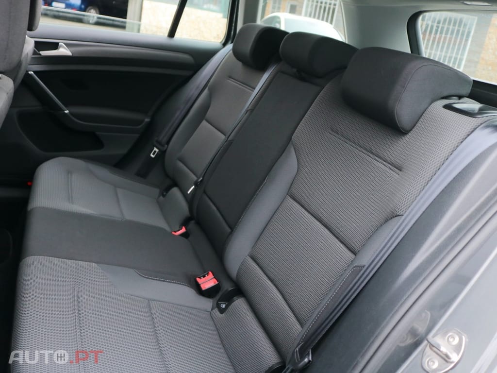 Volkswagen Golf 1.6 TDI Highline