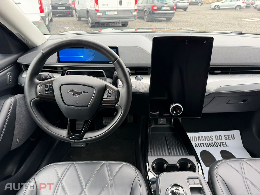 Ford Mustang Mach-E Standard