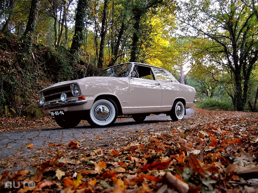 Opel Kadett Sedan 2 door 1.1