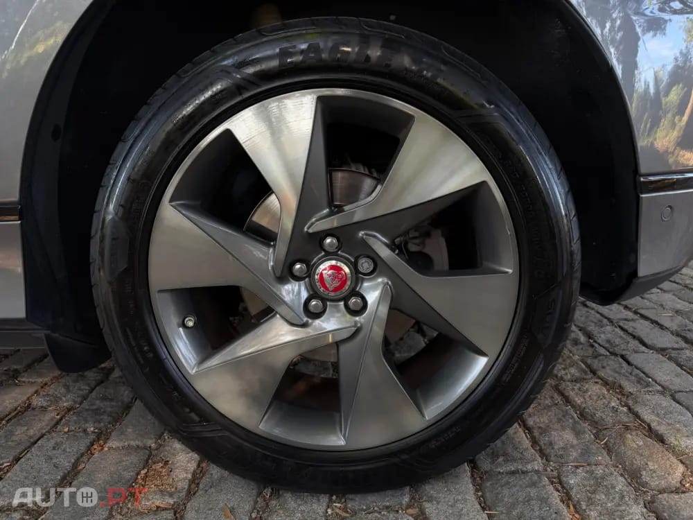 Jaguar I-Pace EV400 R-Dynamic HSE AWD