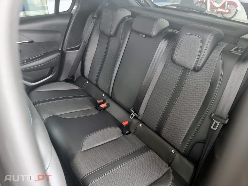 Peugeot 208 1.2 PureTech Allure Pack EAT8