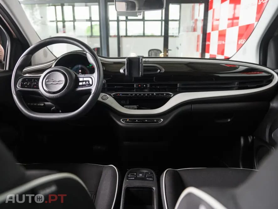Fiat 500e Action