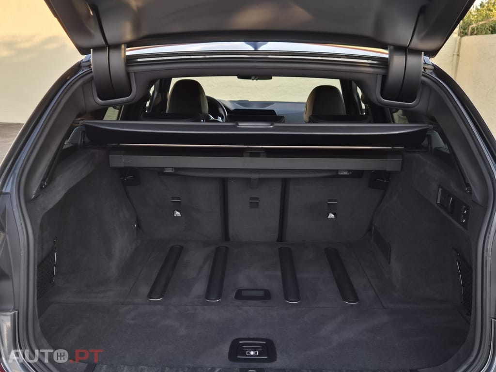 BMW 320 d Pack M Shadow Auto