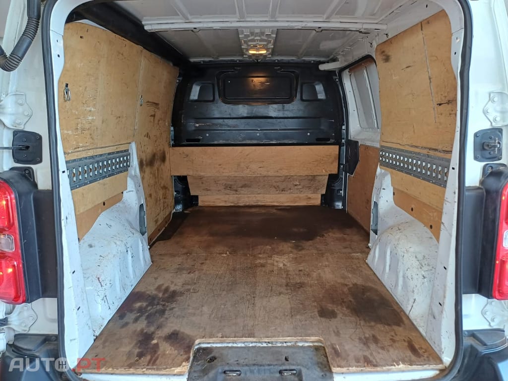 Peugeot Expert 2.0 BlueHDi L1H1 Pro Compact