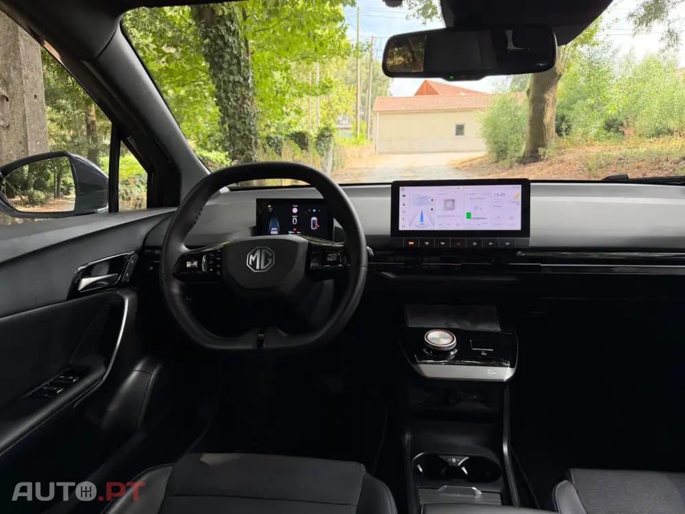 MG MG4 77 kWh Extended Range Luxury