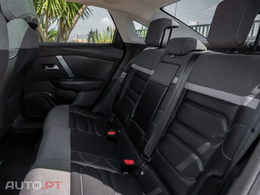 Citroen e-C4 X Shine