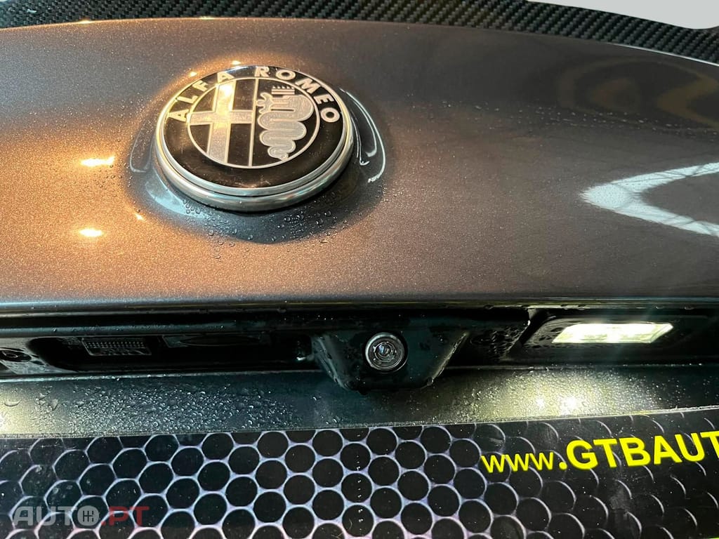 Alfa Romeo Giulia Quadrifoglio bi-turbo 510cv