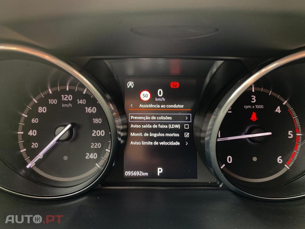 Land Rover Discovery Sport 2.0 TD4 HSE Luxury 7L Auto