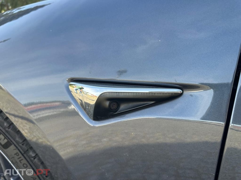 Tesla Model 3 Long-Range Dual Motor AWD