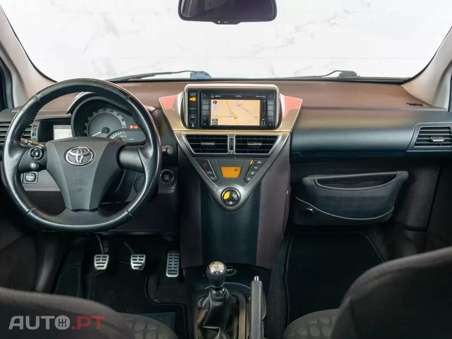 Toyota iQ 1.0 VVT-i 2 NAVI+Bluetooth