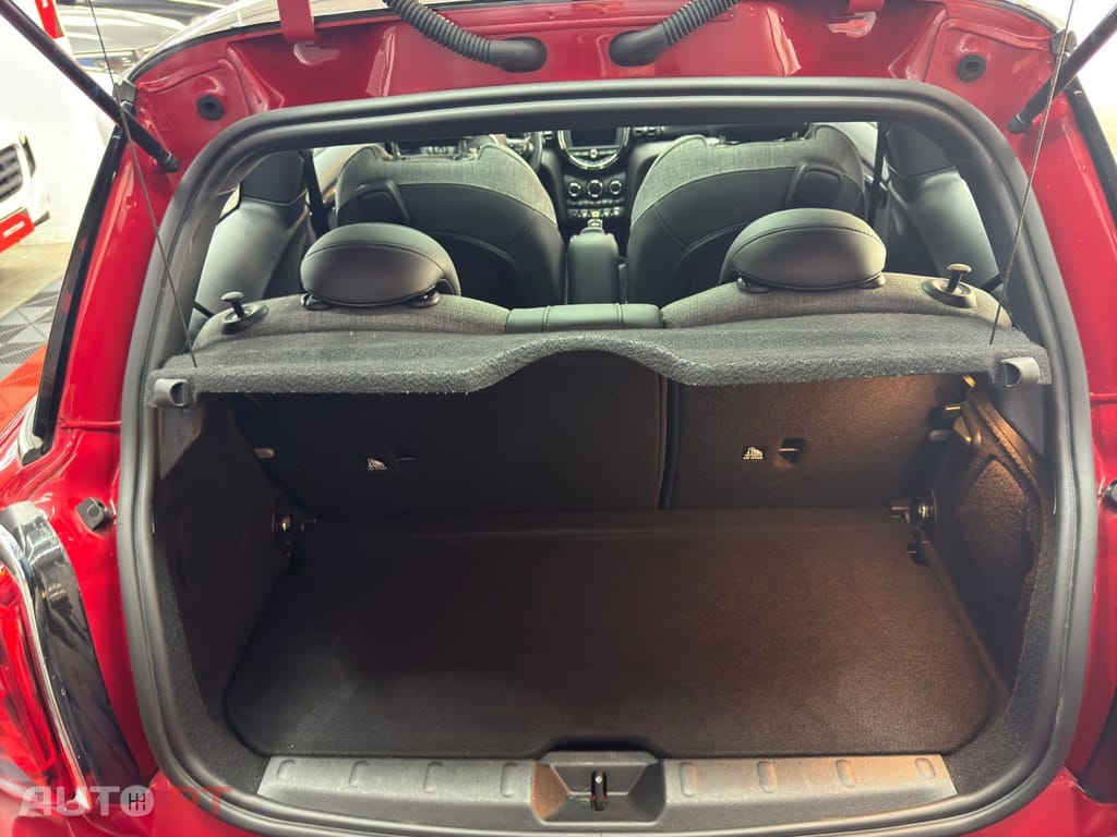MINI Cooper Cooper SE Camden Edition