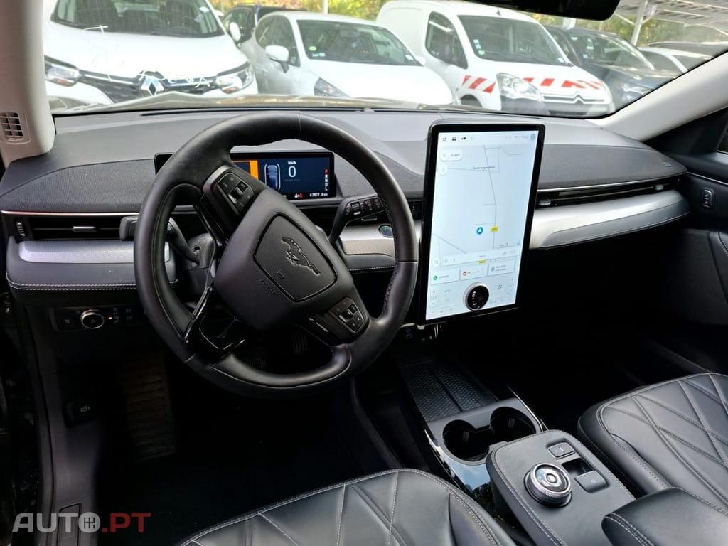 Ford Mustang Mach-E Alargada