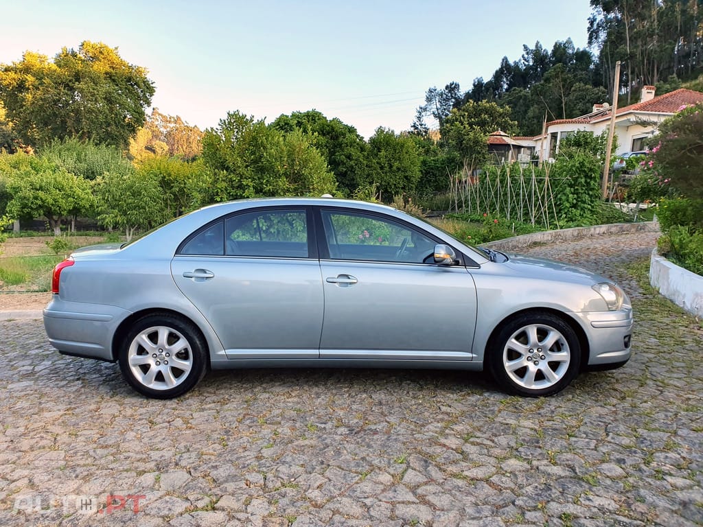 Toyota Avensis 2.0 D-4D Sol