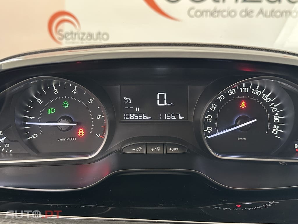 Peugeot 2008 1.2 PureTech Style