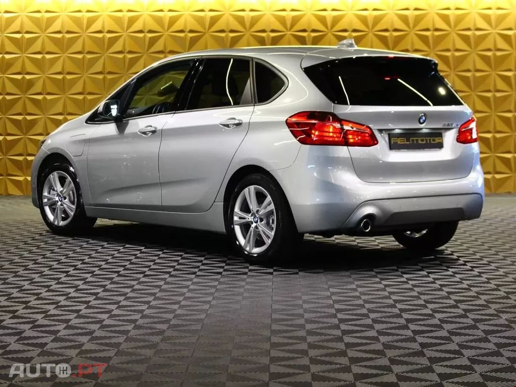 BMW 225 Line Luxury