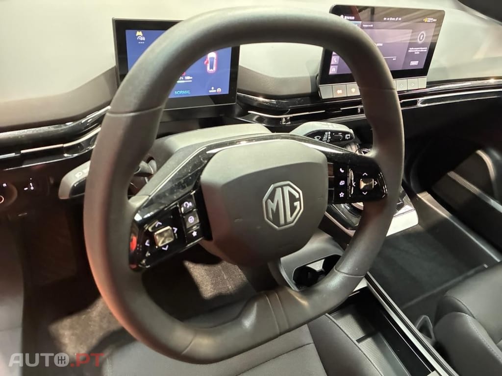 MG MG4 EV Standard 2WD