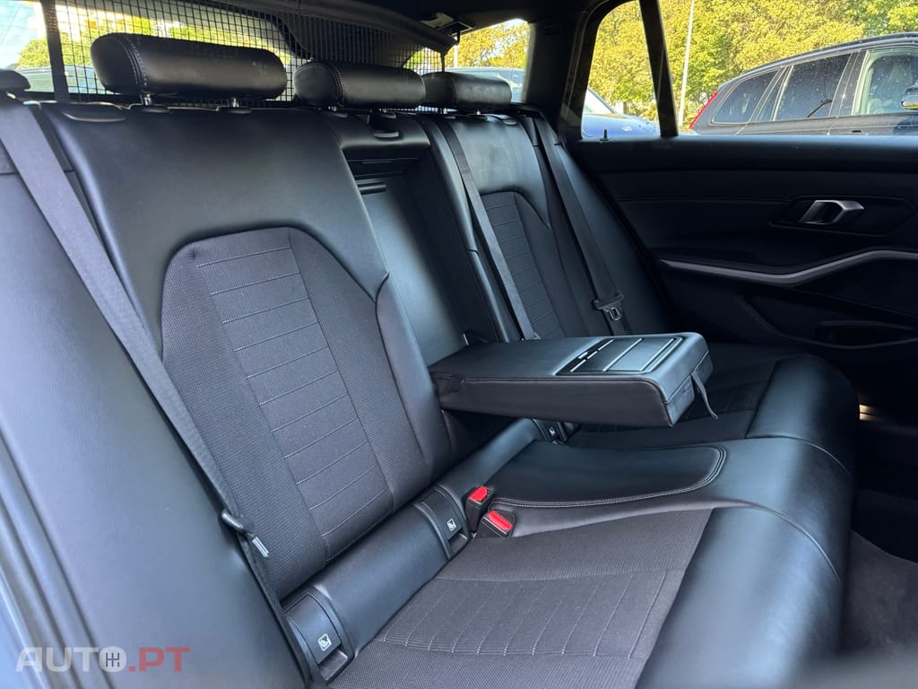 BMW 320 e Touring Auto