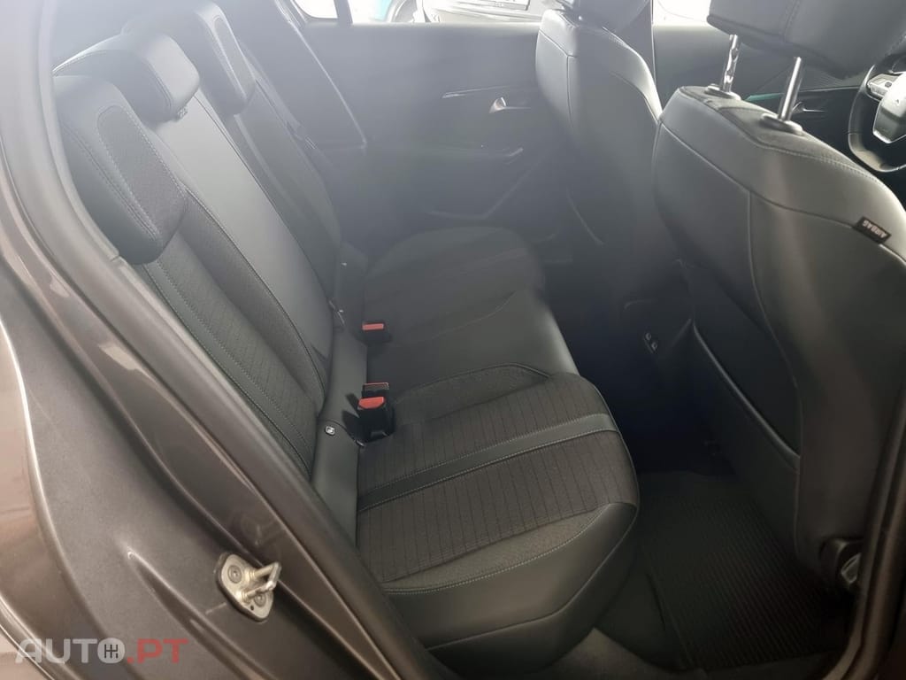 Peugeot 208 1.2 PureTech Allure Pack EAT8