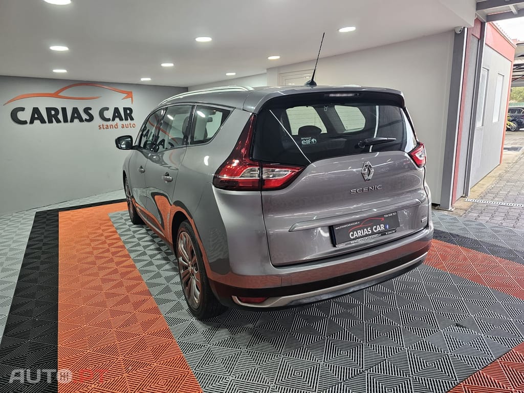 Renault Grand Scénic Outro