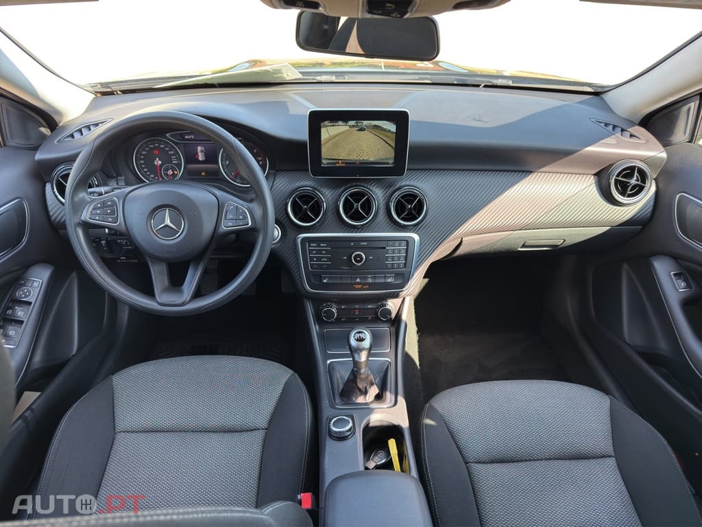 Mercedes-Benz GLA 180 d