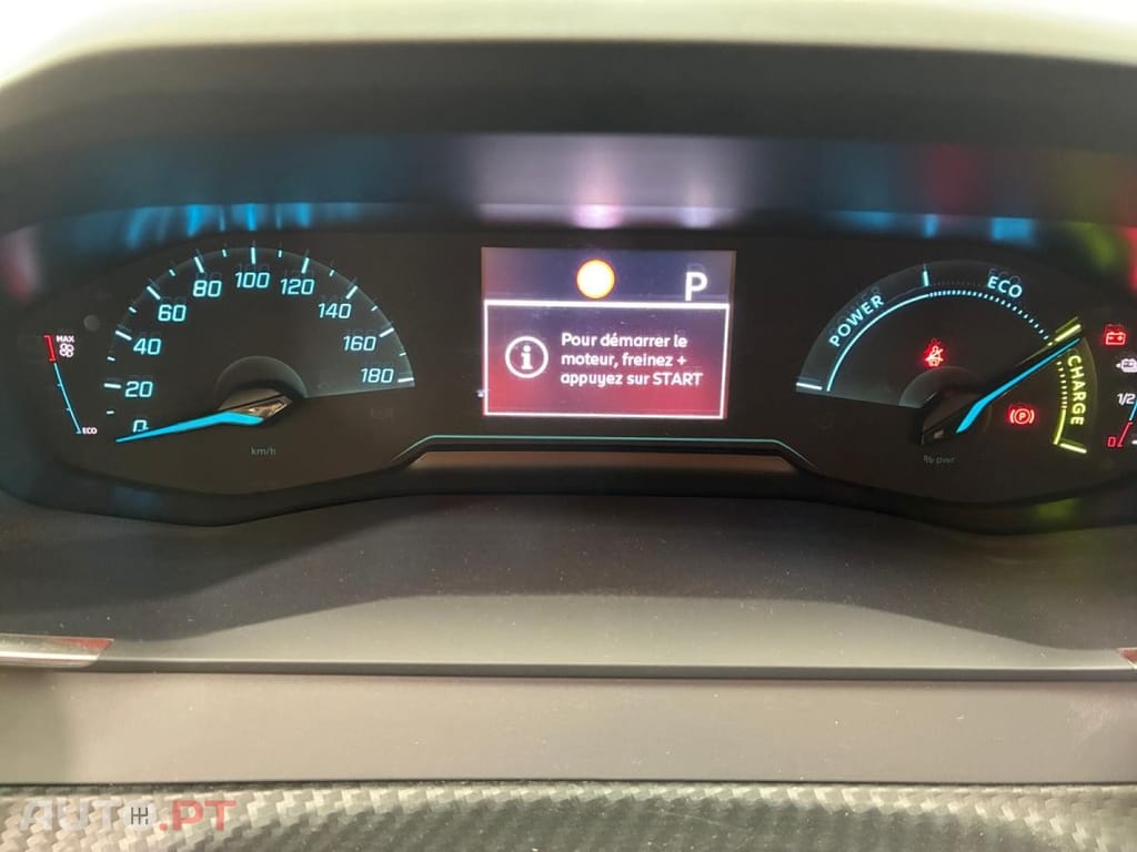 Peugeot E-208 50 kWh Style
