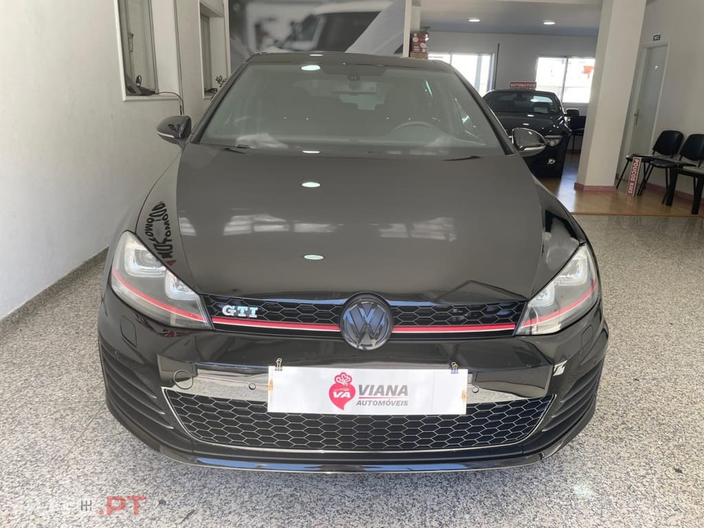 Volkswagen Golf 2.0 TSI GTI DSG