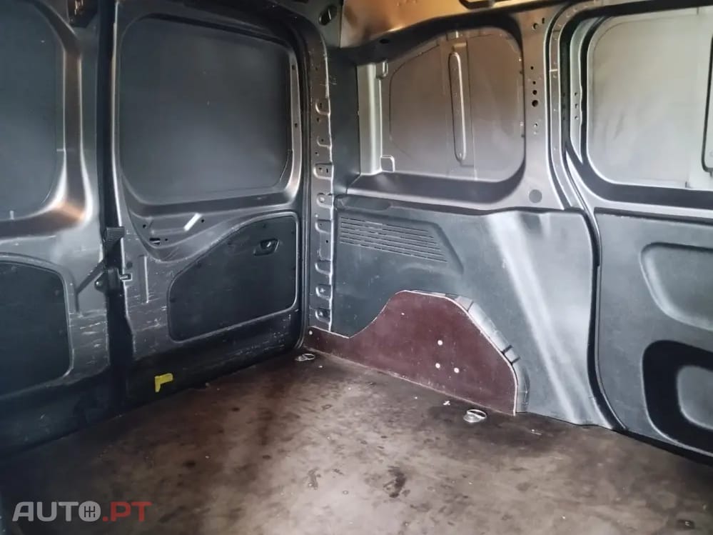 Peugeot Partner 1.5 Blue-HDI Premiun 3Lug