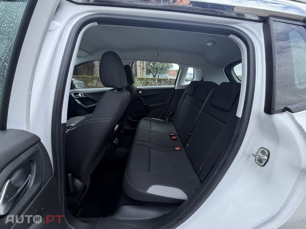 Peugeot 2008 PureTech 100 Active