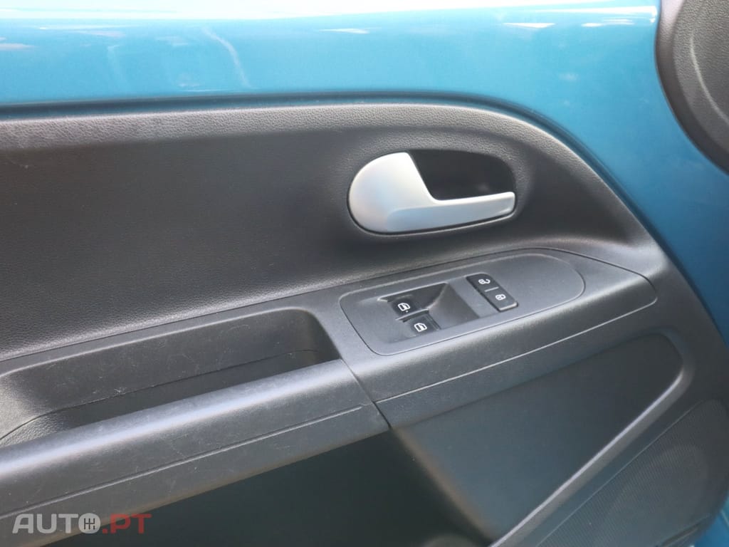 Volkswagen Up! 1.0 Move Color