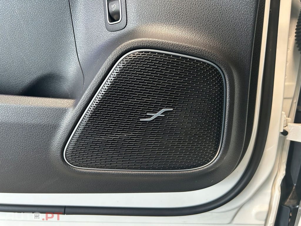 Mercedes-Benz EQA I.V.A DEDUTIVEL 250 AMG + TETO 