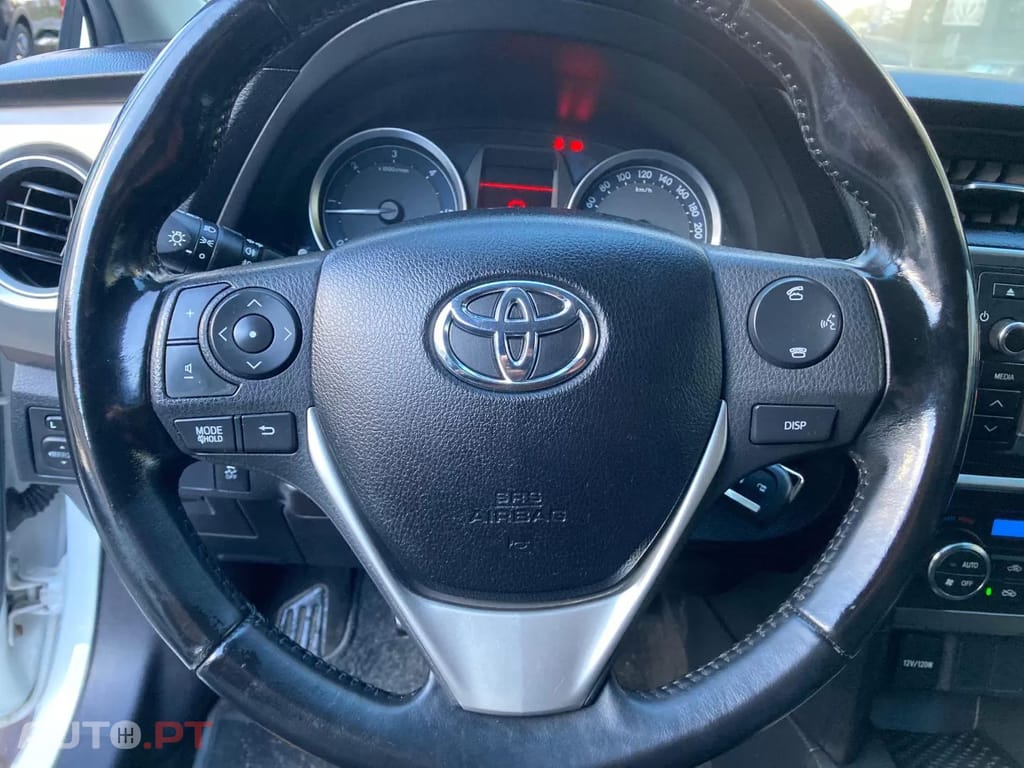 Toyota Auris 1.4 D-4D Exclusive