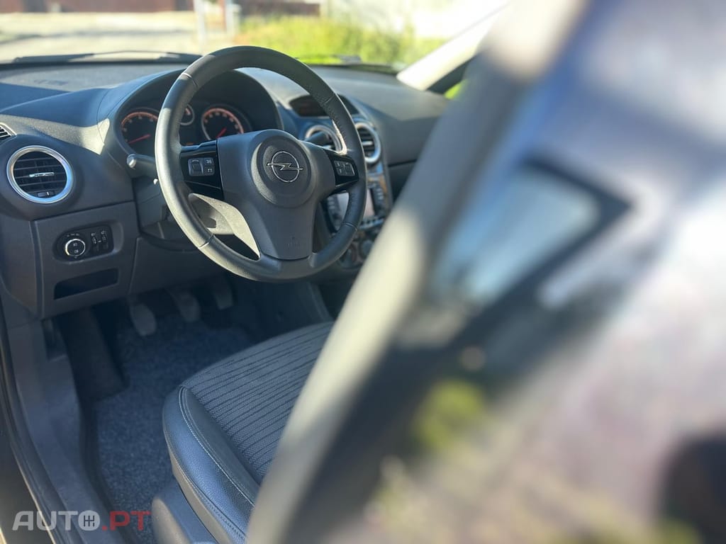 Opel Corsa 1.2 Enjoy S/S