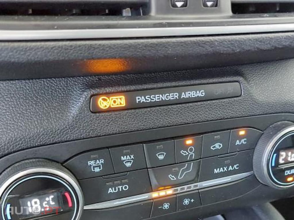 Ford Focus 1.5 TDCi ECOBlue Titanium Aut. — fotografia 23