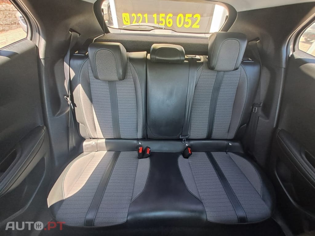 Peugeot 2008 1.2 PureTech Allure EAT8