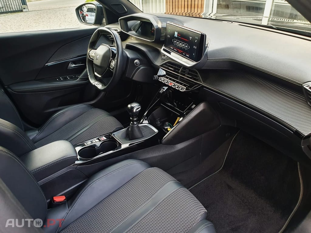 Peugeot 2008 1.2 PureTech GT
