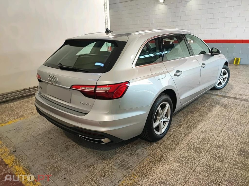 Audi A4 Avant 35 TDI S tronic