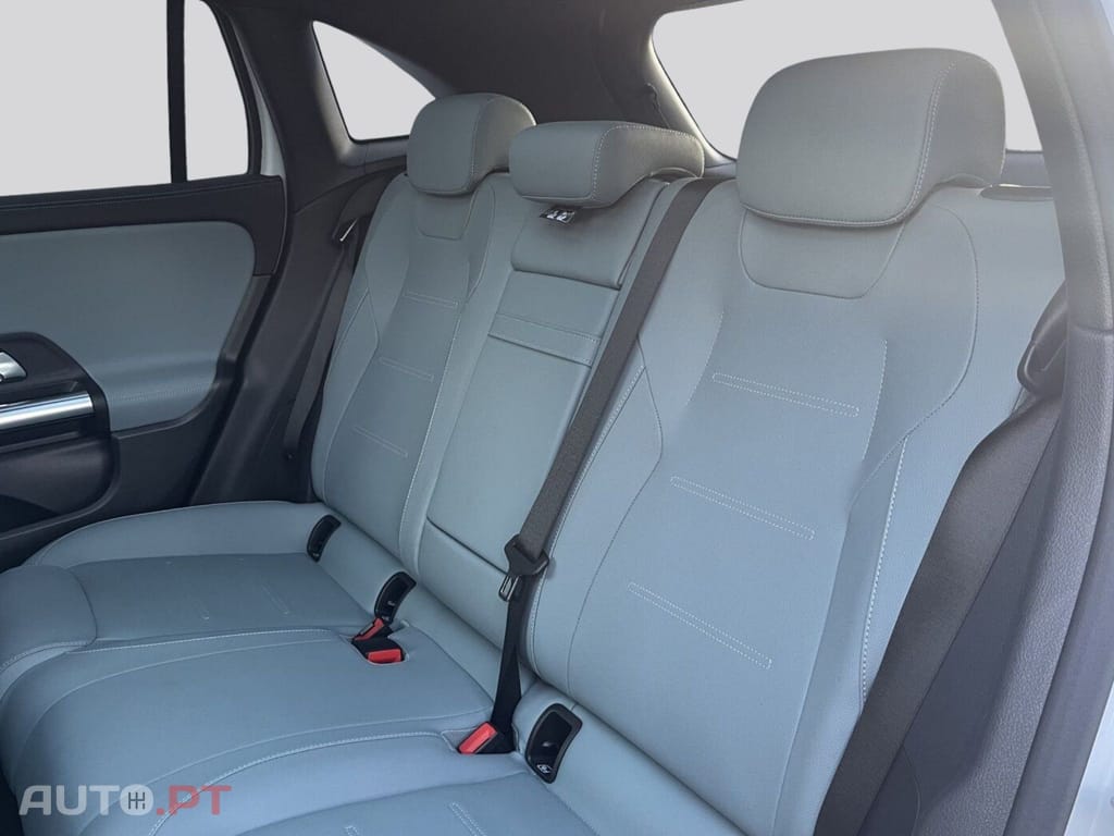 Mercedes-Benz EQA I.V.A DEDUTIVEL 350 4M AMG 